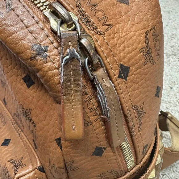 Authentic MCM Medium size backpack - Picture 5 of 12
